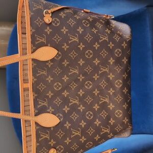 Louis Vuitton Neverfull MM Monogram Tote Excellent Condition 🩷